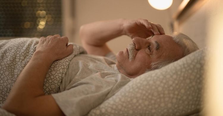 Sleep Disorders in Seniors (Old Age Sleeping Problems & Solutions)